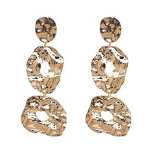 Load image into Gallery viewer, Gold Gaudy Intricate Earring